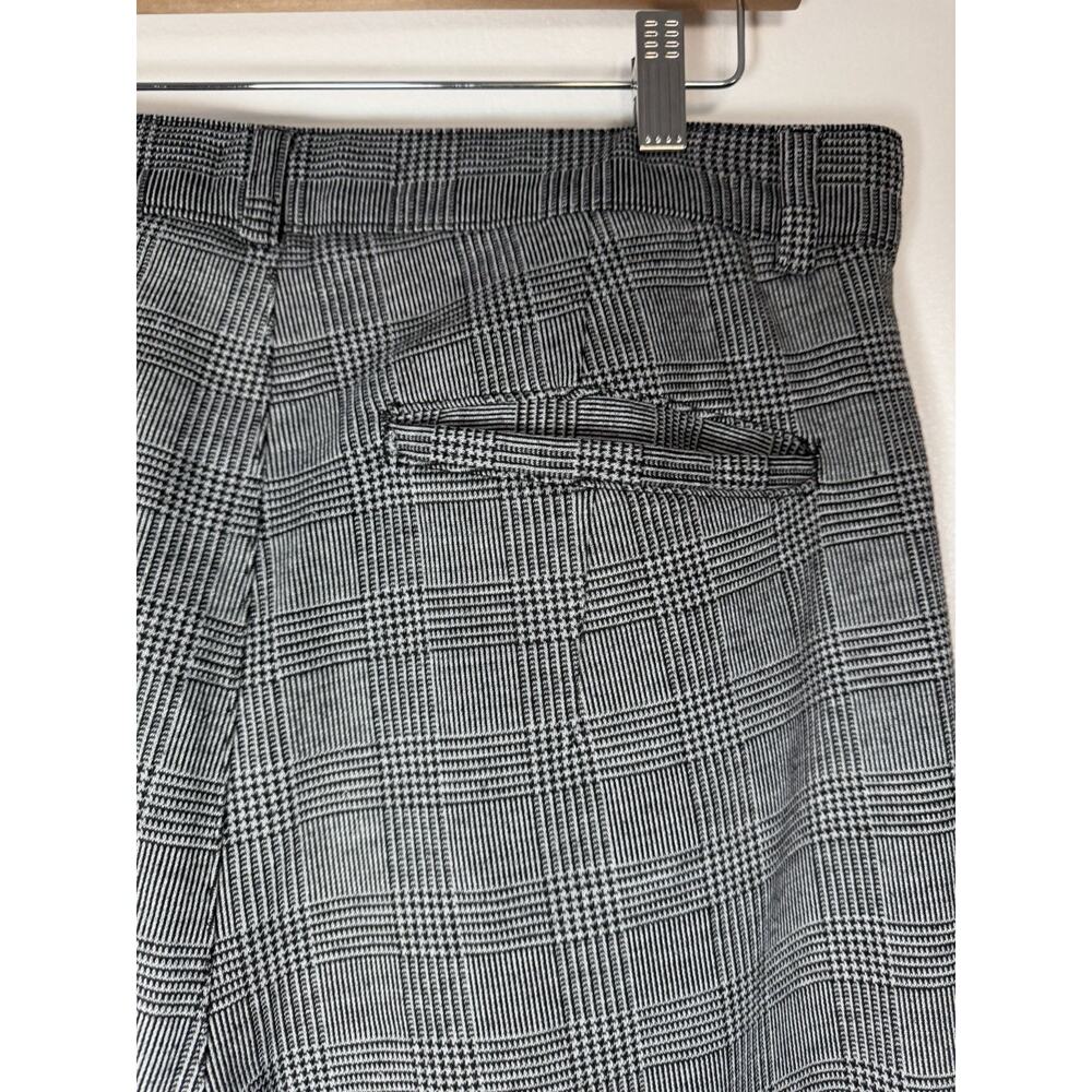 Men's Gray Plaid Slim 2-Piece Suit 40, 32x30, 2-Button, Pockets - Picture 5 of 15